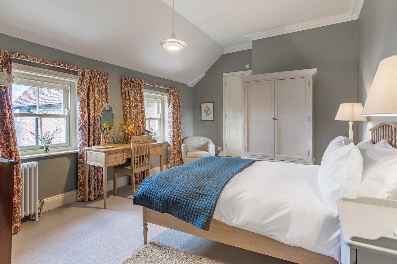 Lawn House Hotel Hatfield  Bagian luar foto