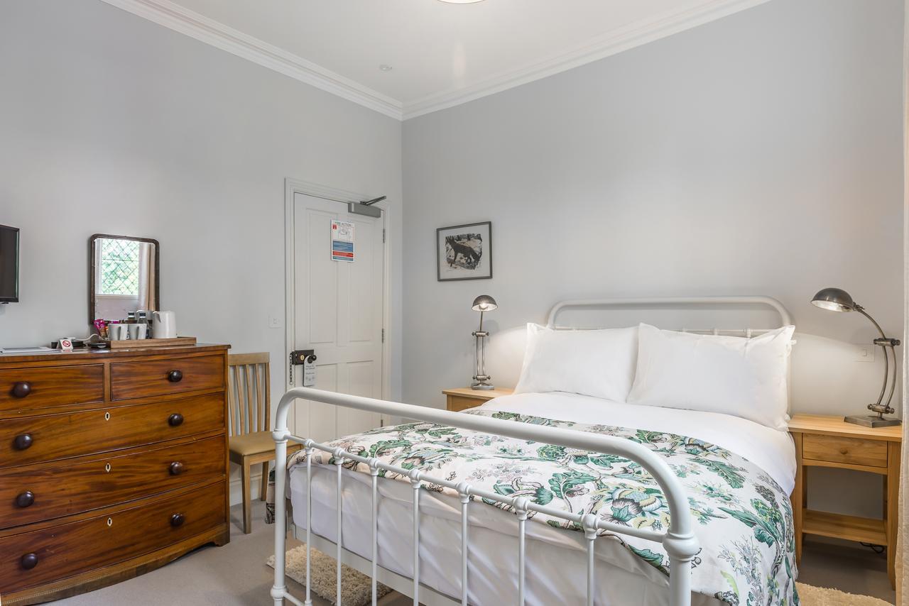 Lawn House Hotel Hatfield  Bagian luar foto
